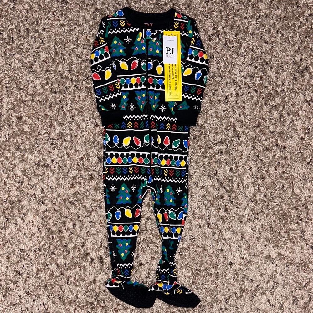NWT 9-12M Baby The Children’s Place Christmas Pajamas